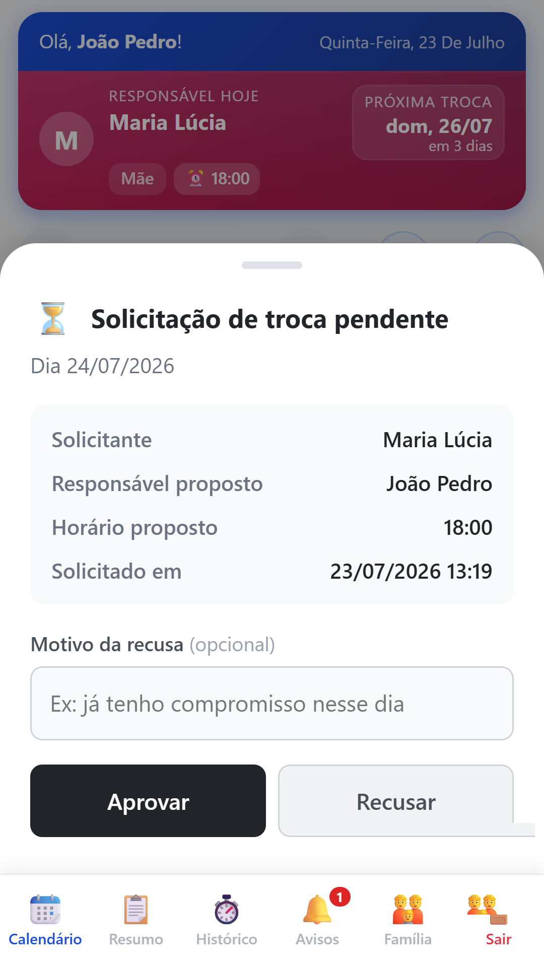 Solicitação de troca de dia pendente, com os botões Aprovar e Recusar
